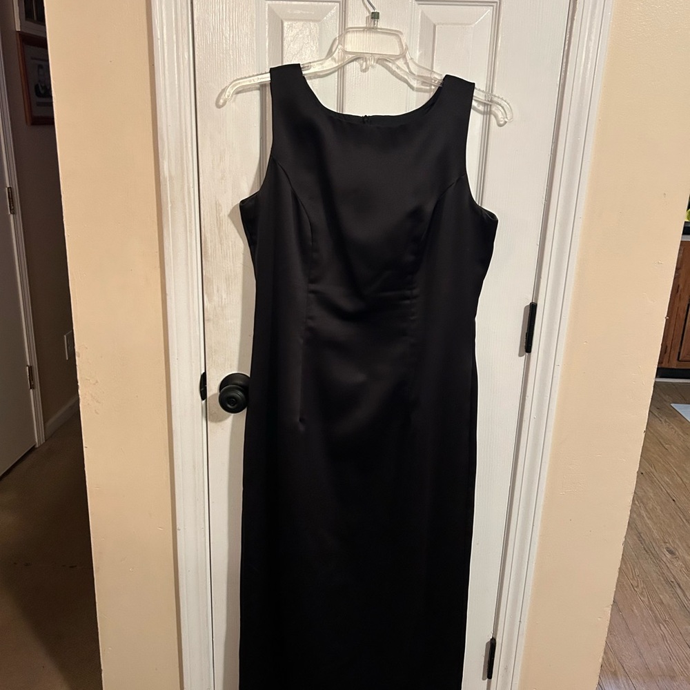 Elegant Black Sleeveless Dress
